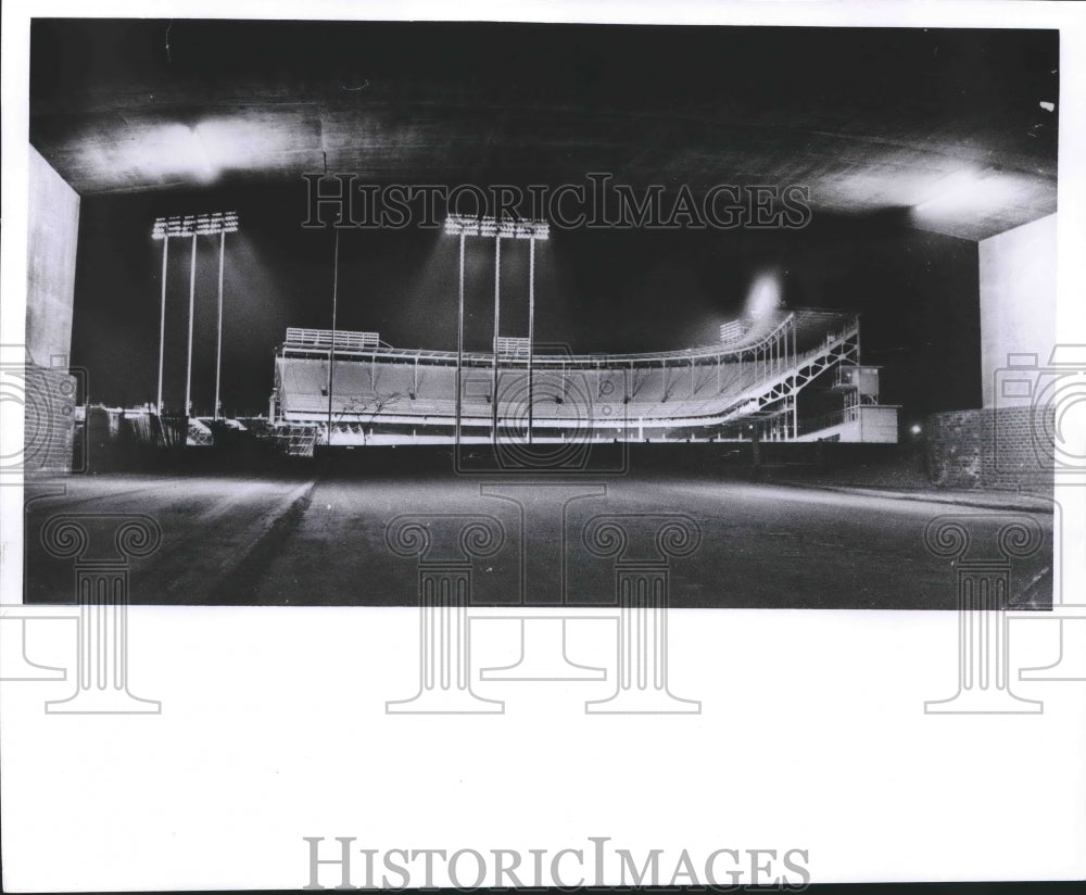 1960 Press Photo Workers Complete Projects At Milwaukee Stadium - mjb50898-Historic Images