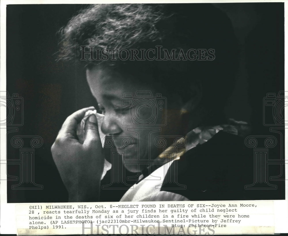 1991 Press Photo Milwaukee jury finds Joyce Ann Moore guilty of child neglect. - Historic Images