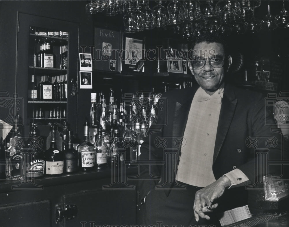 1992 Everett Moore posing for his birthday at Boobie's Place-Historic Images