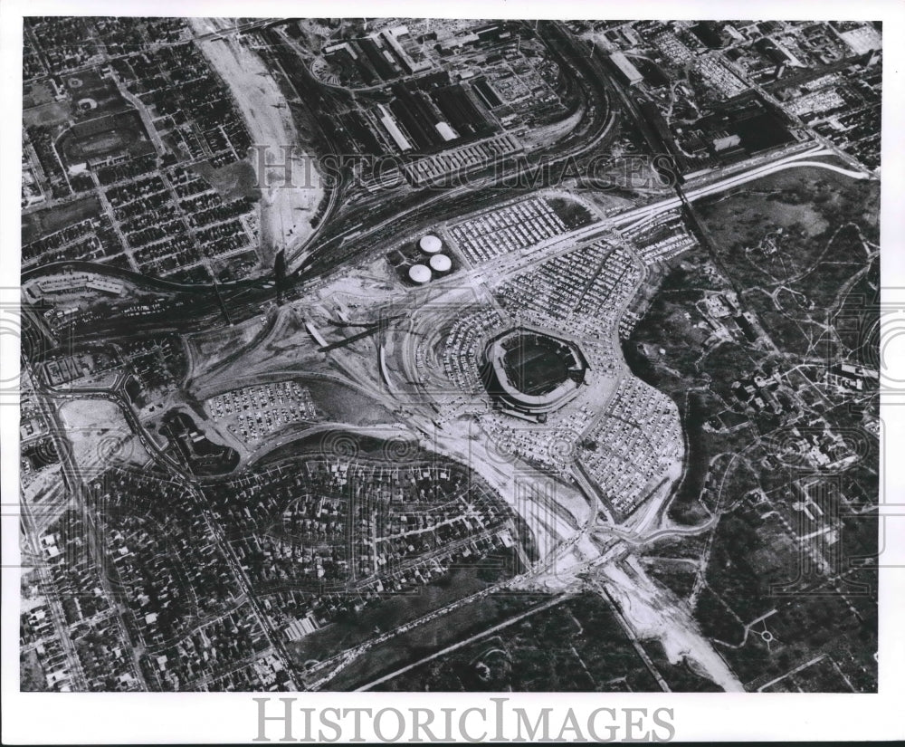 1960 Press Photo An air view of the Milwaukee Stadium in Wisconsin - mjb51176 - Historic Images