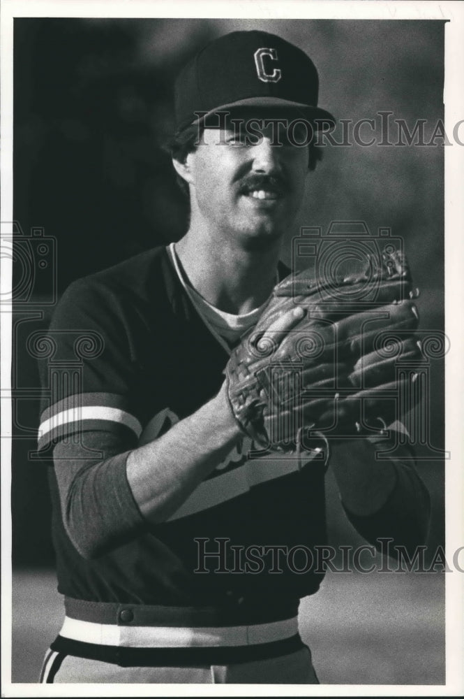 1988 Press Photo Tom Moeschberger, Cardinals pitcher ready to pitch, Wisconsin. - Historic Images