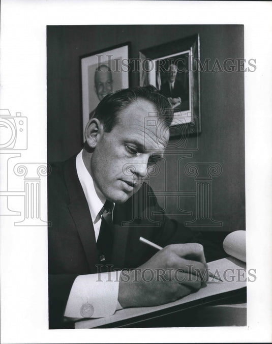 1966 Press Photo Executive director of Wisconsin GOP Keith Rolin in Milwaukee - Historic Images