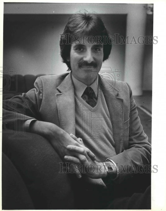 1983 Press Photo Keith Moore, Channel 12 TV Personality & Disc Jockey Wisconsin - Historic Images