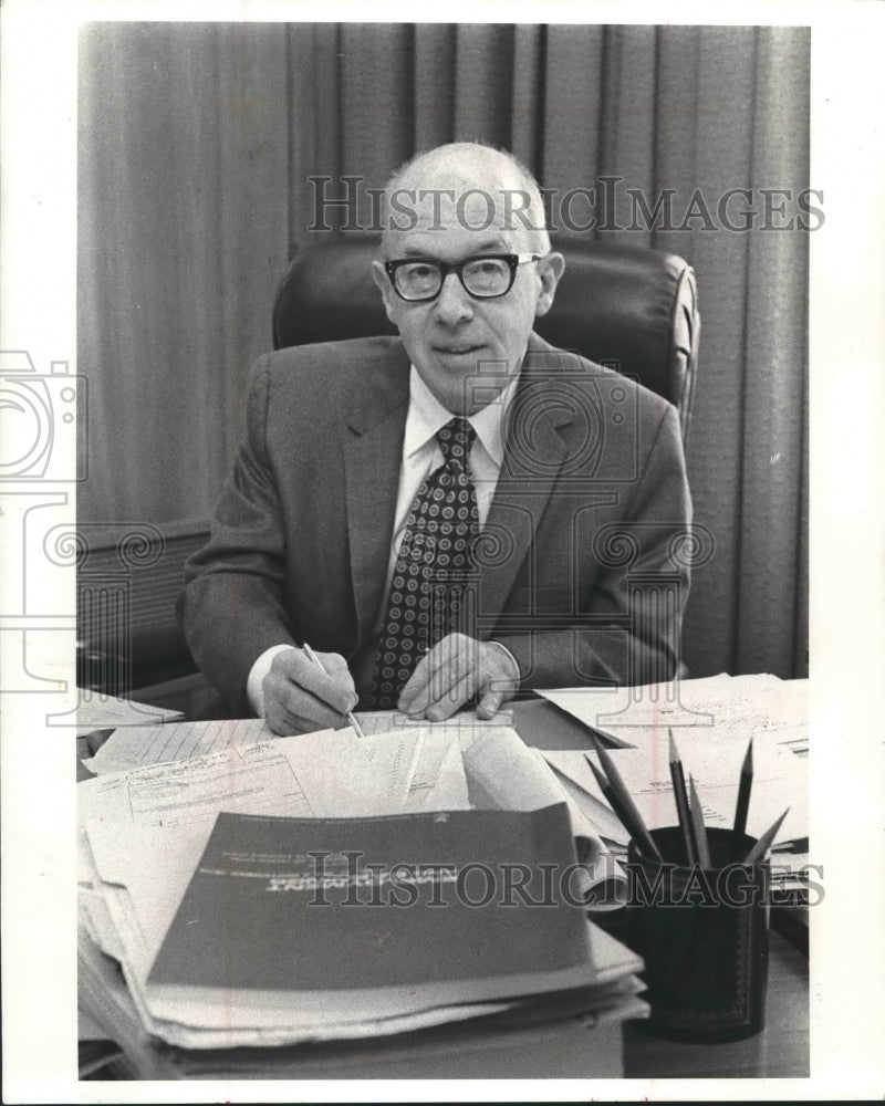 1971 Press Photo Commissioner of labor statistics Geoffrey H. Moore - mjb51485 - Historic Images