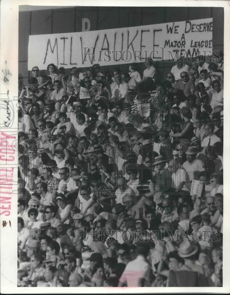 1967 Press Photo Milwaukee Stadium crowd for White Sox-Twins exhibition game- Historic Images