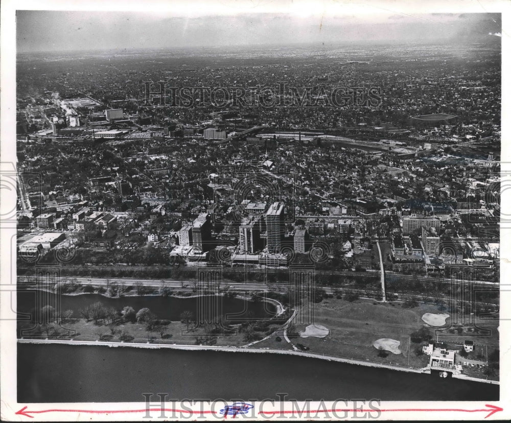1964 Press Photo Aerial view of metropolitan Milwaukee, Wisconsin. - mjb51750 - Historic Images