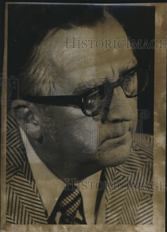 1975 Press Photo Robert Moantour Sheriff, directed the first days of siege. - Historic Images