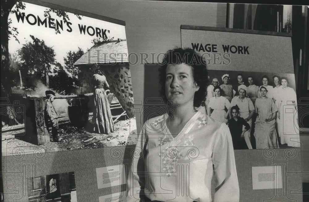1979 Press Photo Barbara Morford's photographic exhibit at Mount Mary College. - Historic Images