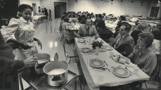 1983 Press Photo Gourmet cooking at Samuel Morse Middle School in Milwaukee - Historic Images