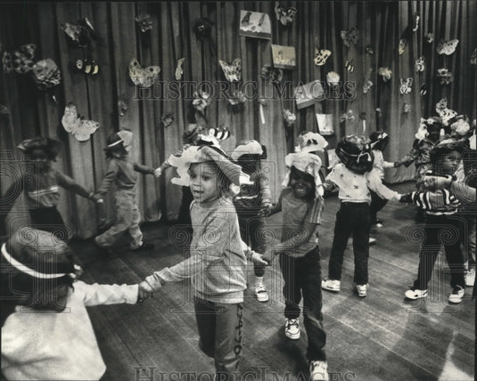 1990 Press Photo Henry L. Palmer Elementary Kindergartners Milwaukee, Wisconsin - Historic Images