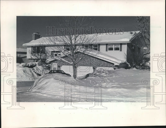 1985 Press Photo Andy and Susan North's home in Madison Wisconsin - mjb53315 - Historic Images