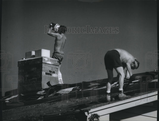 1994 Cedarburg Roofers Ron Peters & Tom Grossman work in 90s heat-Historic Images