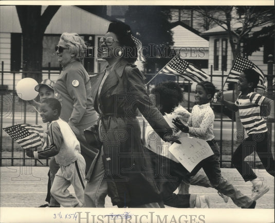 1987 Teachers and Students Participating in Read-A-Thon, Milwaukee-Historic Images