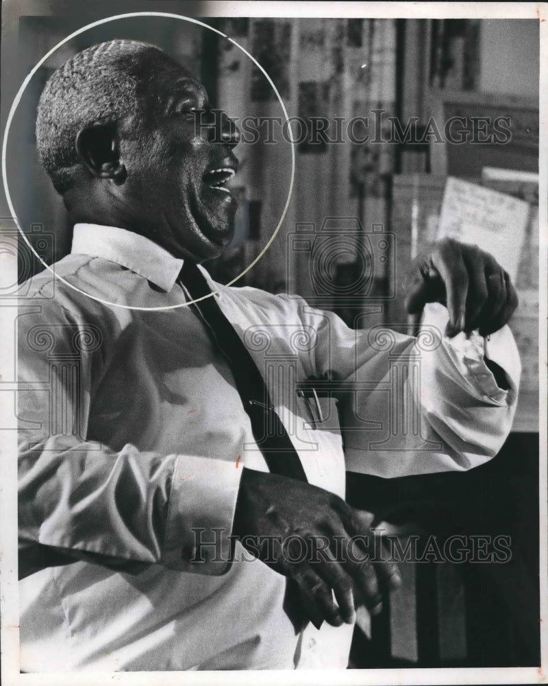 1968 Press Photo J. Howard Offut, conductor for &quot;Salute to the Afro-American.&quot; - Historic Images