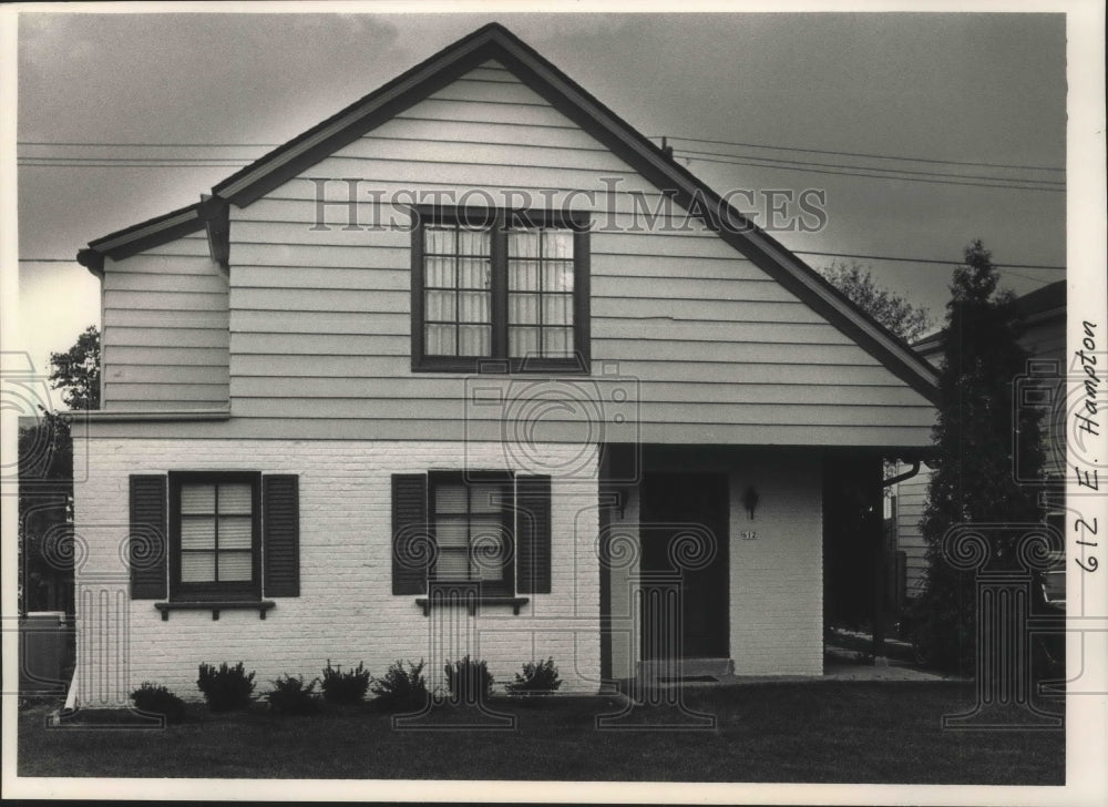 1988 Press Photo Todd Jelinske loves home after repairs on 612 E. Hampton - Historic Images