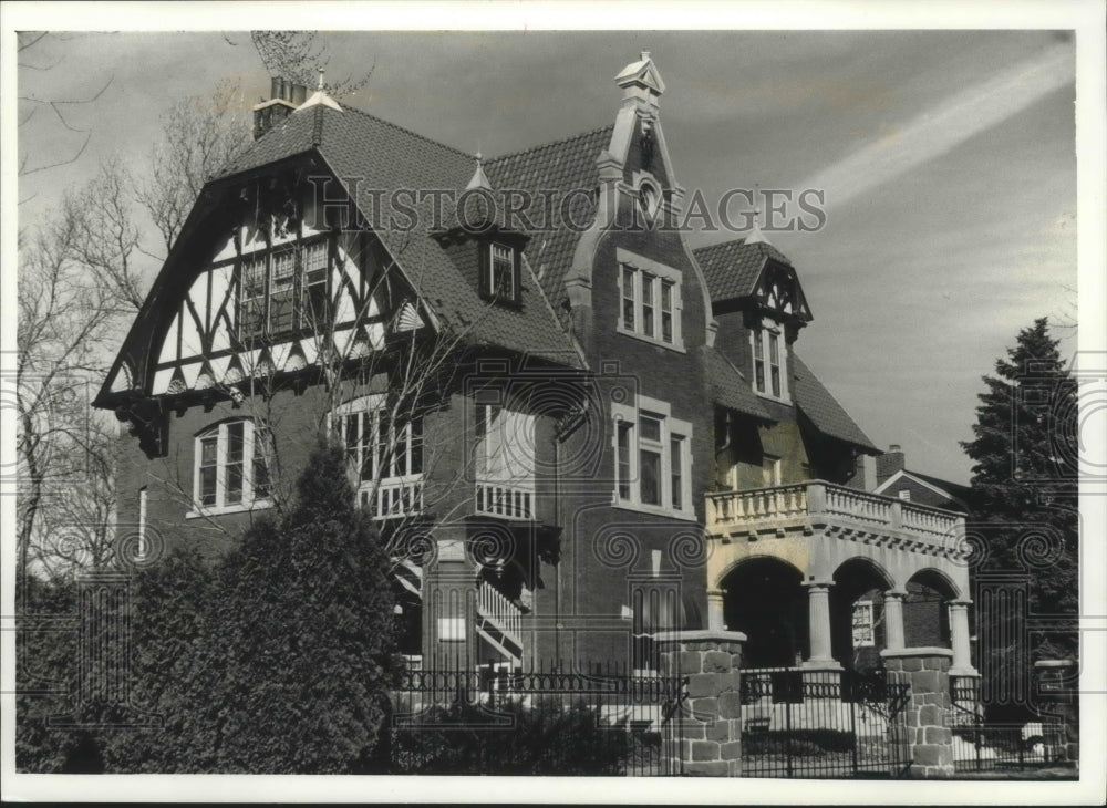 1991 Milwaukee Home of Gustav J.A. Trostel, 2611 N. Terrace Ave - Historic Images