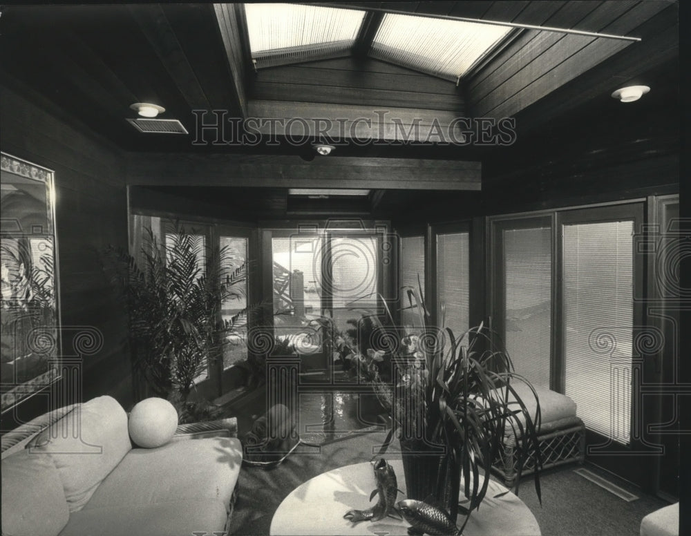 1990 Elm Grove Milwaukee home, sun room refuge with whirlpool spa - Historic Images