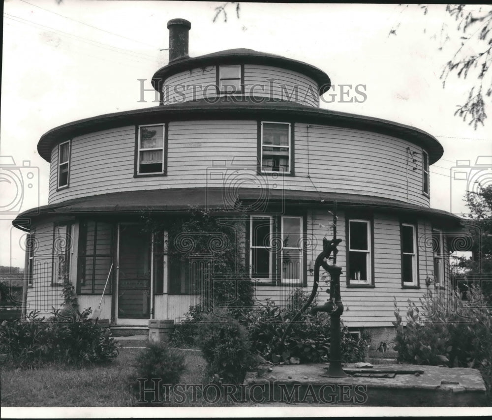 1950 Press Photo Martin Zech&#39;s Circular Farmhouse in Prairie du Sac, Wisconsin - Historic Images