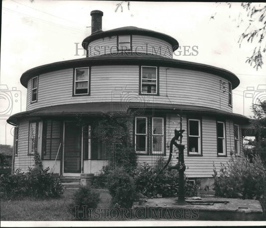 1950 Press Photo Martin Zech's Circular Farmhouse in Prairie du Sac, Wisconsin - Historic Images