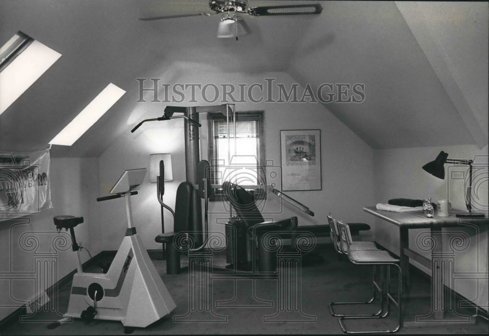 1988 Press Photo Fitness center above garage Parade of Homes, Pewaukee Wisconsin - Historic Images