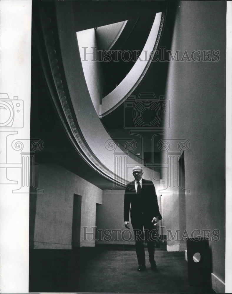 1973 Press Photo Richard Hoover, Director of Milwaukee Performing Arts Center - Historic Images