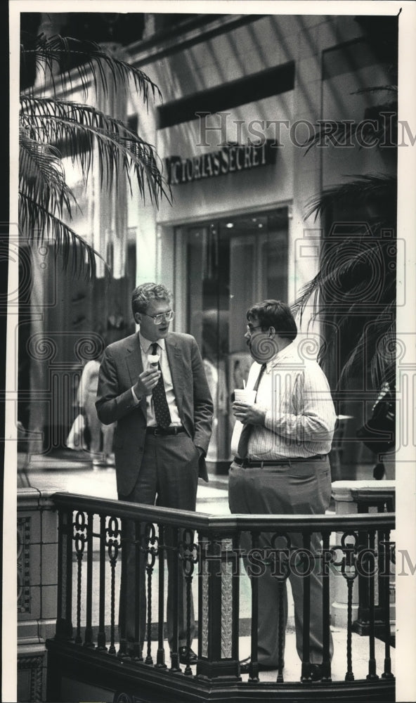 1988 John Norquist and David Schulz at Grand Ave Mall, Plankington - Historic Images
