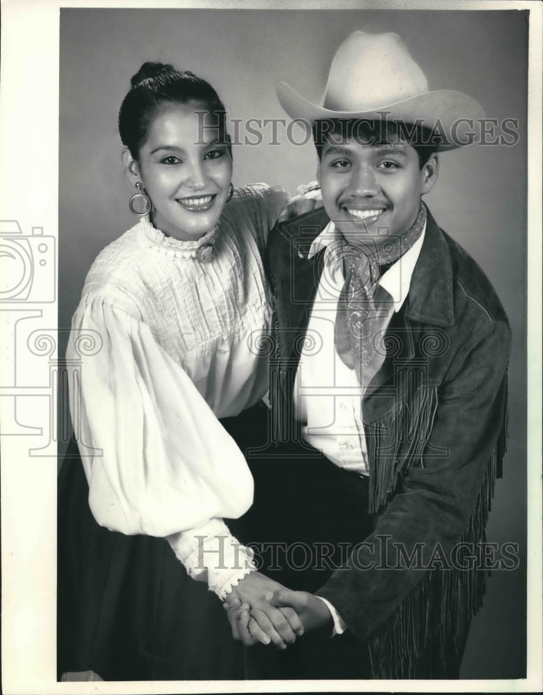 1986 Press Photo Maricela Hernandez And Javier Muniz Of Ballet Folklorico - Historic Images