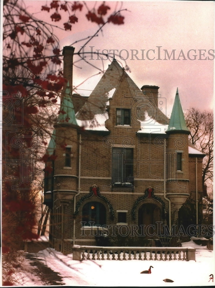 1994 Press Photo O. W. Robertson House, French chateau in Milwaukee - mjb54668