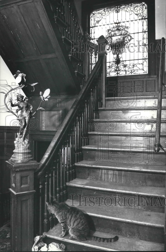 1992 The Milwaukee home of Michael Veith showcases the staircase-Historic Images