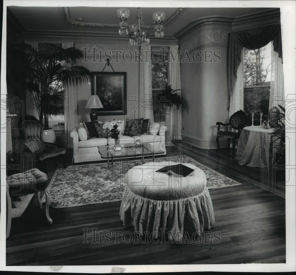 1990 Symphony Showhouse, built 1874 has a modern touch, Wauwatosa. - Historic Images