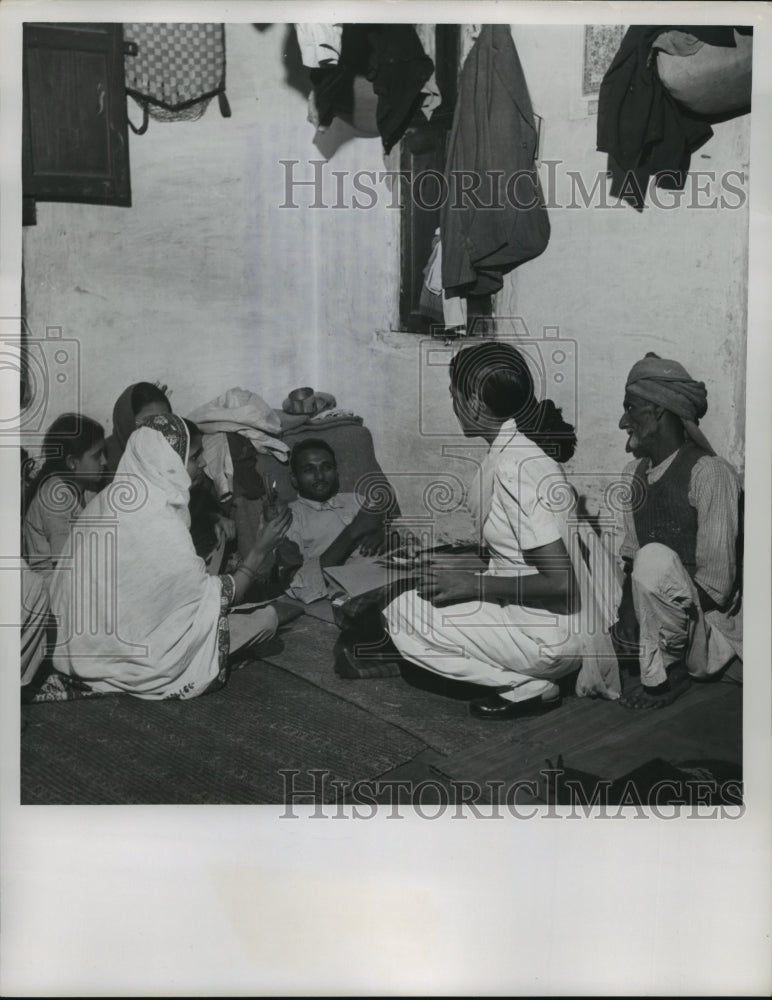 1951 Pakistani Nurse Interviews Tuberculosis Victim, Father of Nine - Historic Images
