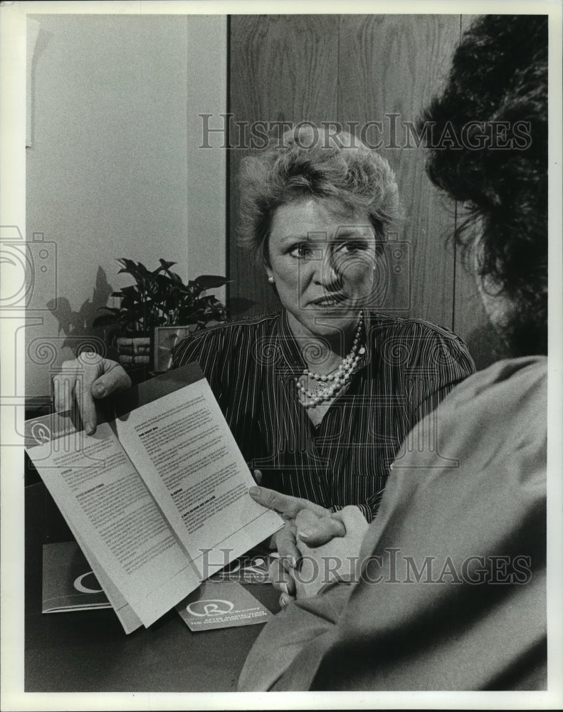 1982 Press Photo , Shirley Howard, American Cancer Society Volunteer - mjb55090 - Historic Images