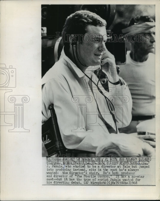 1968 Press Photo Alan J Pakula, Producer, Director of "The Sterile Cuckoo" - Historic Images