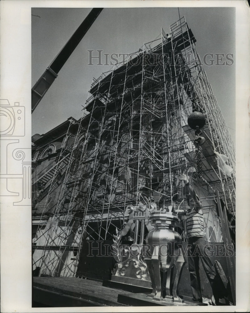 1976 Press Photo Pabst Theater during extensive renovation project - mjb55497 - Historic Images