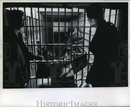 1965 Press Photo Color Film Shown in the Milwaukee County Jail - mjb55629 - Historic Images