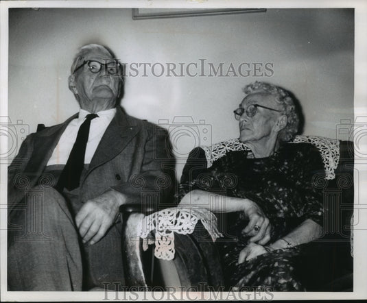 1964 Press Photo Former Assemblyman Peter & Emma Hemmy, Jackson County Wisconsin - Historic Images