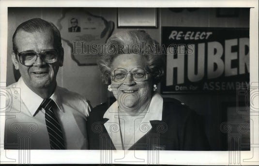1989 Press Photo Former Milwaukee State Assemblyman & his wife, Beatrice. - Historic Images