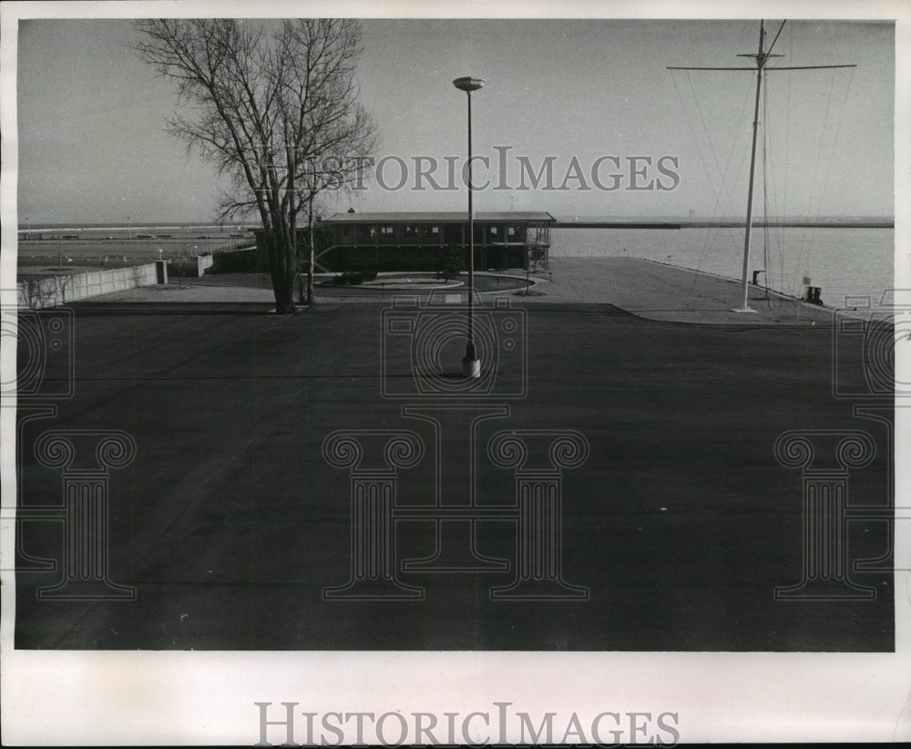 1966 Press Photo Milwaukee Yacht Club no boats around the new clubhouse - Historic Images