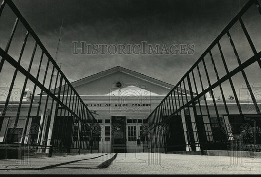 Press Photo Hales Corners village hall - mjb56060 - Historic Images