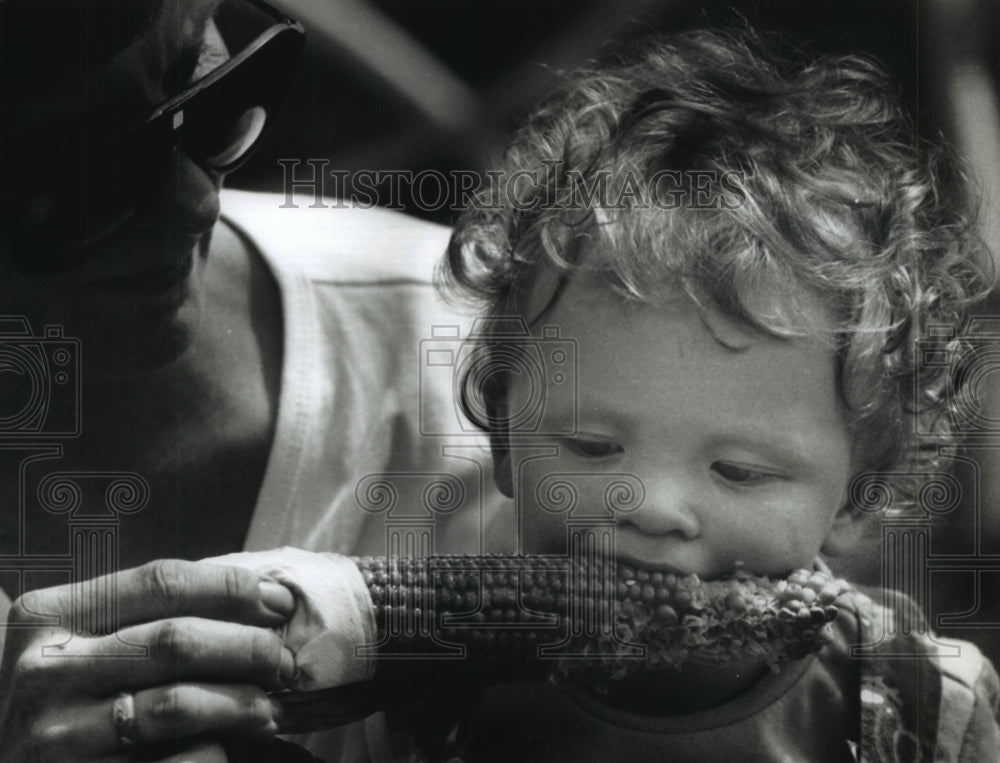 1993 Press Photo 13 Month Old, Adam Bahr, Eats Corn at Ozaukee County Fair - Historic Images