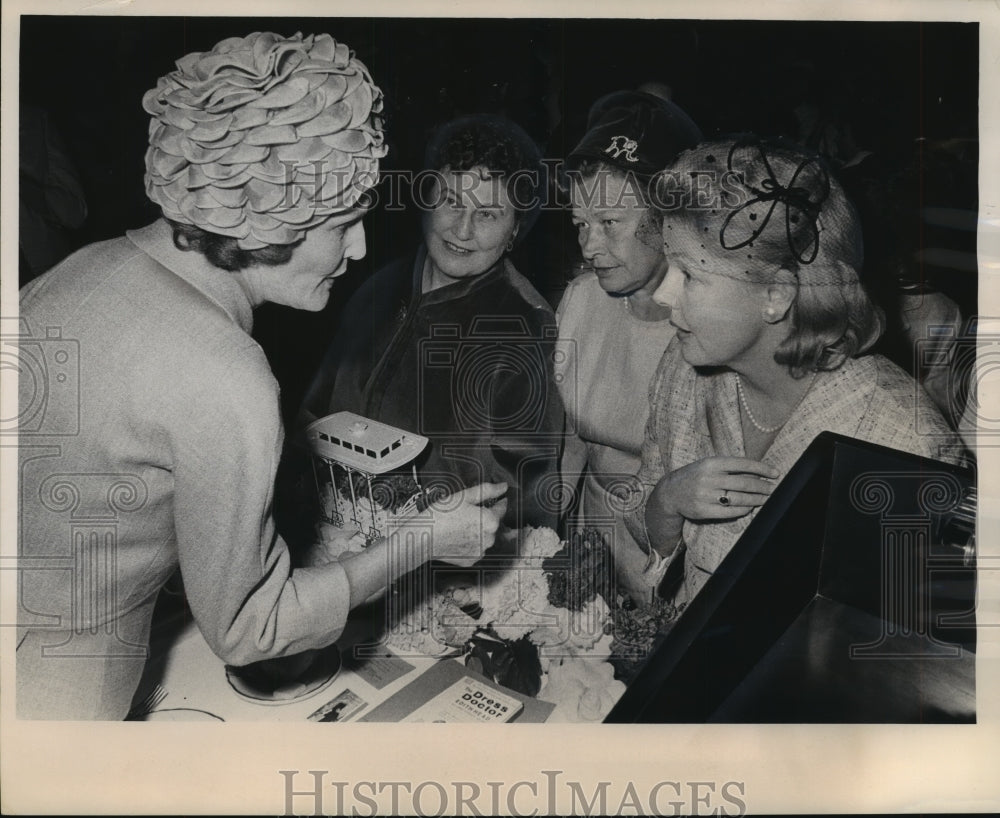 1964 Press Photo Group of women attending Republican luncheon in San Francisco- Historic Images