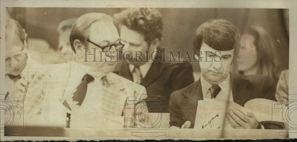 1976 Milwaukee Schools representatives at school integration hearing - Historic Images