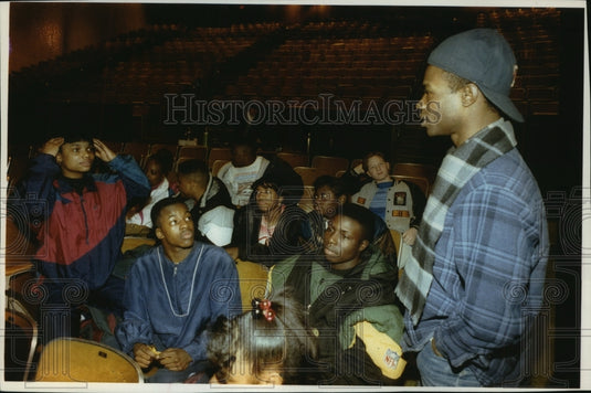 1993 Press Photo Actor Tab Baker at North Division High School - mjb56443 - Historic Images