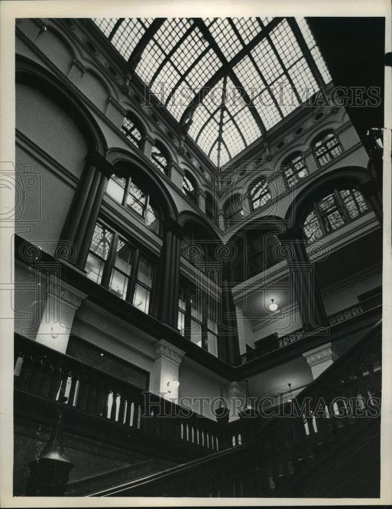 1974 Press Photo Interior of building, 611 N Broadway at Milwaukee - mjb57457 - Historic Images