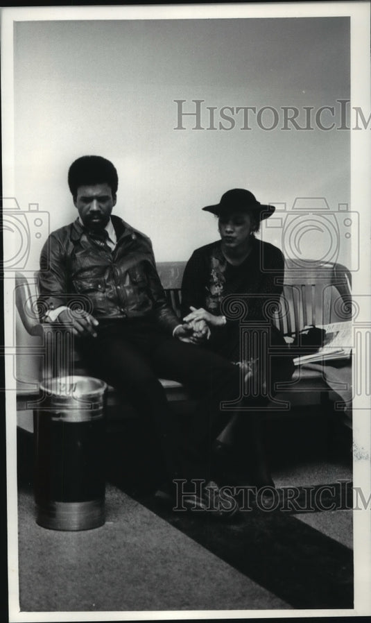 1984 Milwaukee's Chester Morrell to be questioned in death of robber - Historic Images