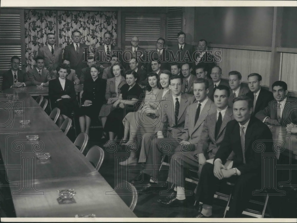 1951 Press Photo University of Wisconsin Students at The Milwaukee Journal - Historic Images