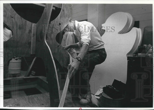 1990 Ray Hook MSOE assembles giant duck to lead Can-Ducky? Durby - Historic Images