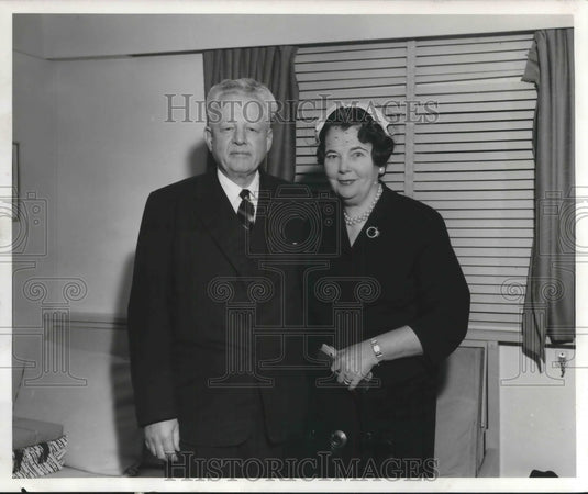 1958 The Hanischfeger's sailing on Santa Barbara, New York-Historic Images
