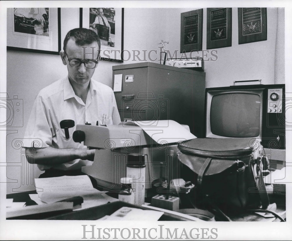 1968 Press Photo Editor Of Door County Advocate, Chan Harris - mjb58257 - Historic Images