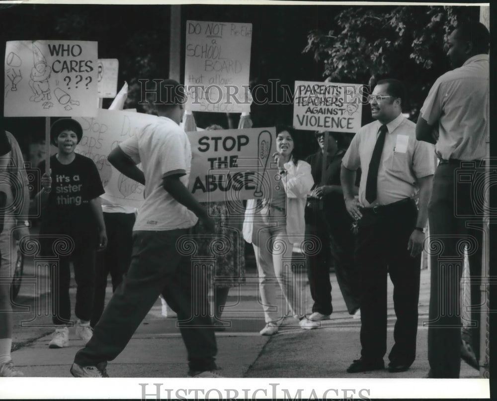 1994 Parents Picket Hayes Alternative Exceptional Education School - Historic Images